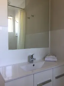 Beachside Motor Inn By Golden Chain - Bathroom