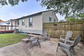 Pool home sleeps 6 with large fenced yard - Interiør