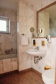 Hotel Residenz Babenhausen - Bathroom