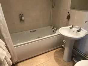 The White Horse - Bathroom