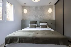 Résidence Omigna, Spacious Luxury Apartments, 2 bedrooms, sea view, heated pool, gym, calm, free private parking, free electric vehicle charging, Cargese, Corse du Sud - Værelse