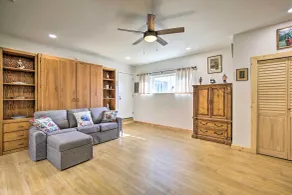 Sunny Bonita Studio ~ 5 Mi to Historic Dtwn! - Innenbereich
