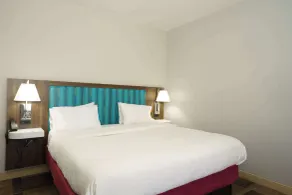 Hampton Inn Garden City - Chambre
