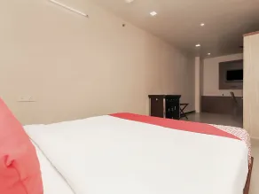 OYO 740 Hotel Suravi - Chambre