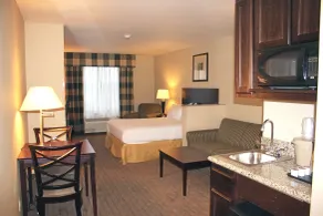 Holiday Inn Express & Suites Syracuse North - Airport Area by IHG - Chambre