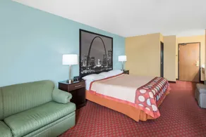 Super 8 by Wyndham Troy IL/St. Louis Area - Habitación