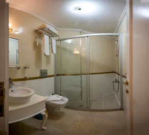 Villa Paradiso Hotel & Spa - Bathroom