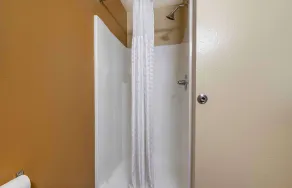 Extended Stay America Suites - Cincinnati - Blue Ash - Kenwood Road - Salle de bain