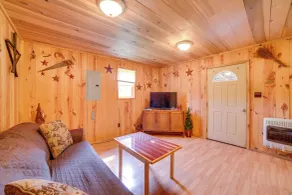 Rustic Cabin on Farm ~ 4 Mi to Kentucky Lake! - Innenbereich