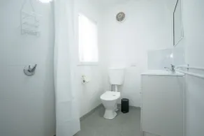Bundaberg Park Village - Bathroom