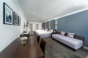 Hyde Park Inn - Room