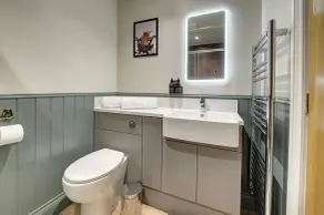The Bridge House Henley - Bathroom