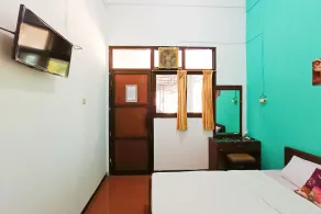TwoSpaces Living at Sutomo Homestay, Madiun - Room