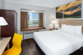 Days Inn & Suites by Wyndham Spokane Airport Airway Heights - Chambre