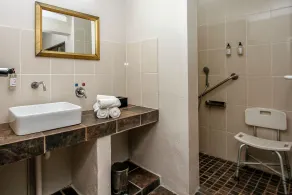Umlilo Guest House - Bathroom
