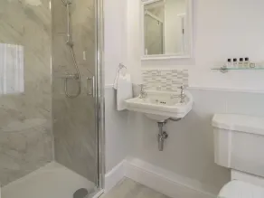 Ty Hafan - Bathroom