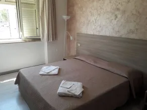HOTEL HRS - Habitación