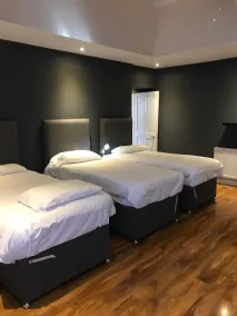 Ellison Hall - Habitación