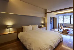 ITSUKUSHIMA IROHA - Chambre
