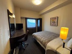 Hotel Route-Inn Tokuyama Ekimae - Rom