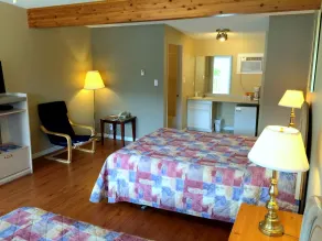 Golden Sands Resort Motel - Room