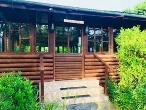 The Log Cab-Inn - Reception