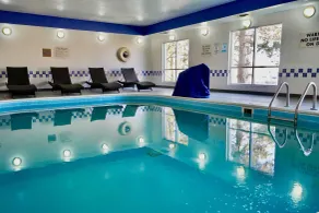 Clarion Pointe Fairborn near Wright Patterson AFB - Piscine