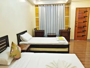 EDUARDO'S RESORT - Room