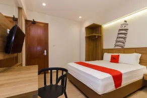 RedDoorz Plus @ CBD Bintaro - Chambre