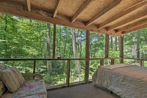 Creekside' Cabin w/ Deck in Pisgah Forest! - Interiör