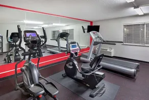 Ramada by Wyndham Bowling Green - Salle de remise en forme