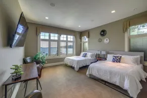 Jackson Lakefront Getaway: Boat Dock, Porch, Patio - Interiør