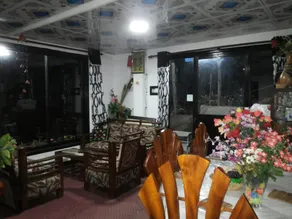 White Home - Hall