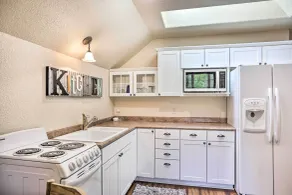 Central Creekfront Spearfish Apt by City Park - Interior