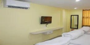 MeroStay 021 Hotel Ganga Sagar - Zimmer