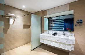 Al Qasr Corniche - Bathroom