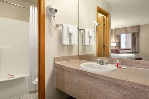 Travelodge by Wyndham Wellington - Baño