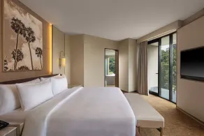 The Golden Crown Hotel - Chambre