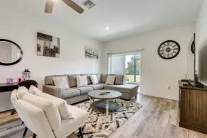 Lehigh Acres Family Getaway w/ Lanai + Golf Nearby - Interiör