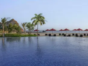 Pullman Lombok Merujani Mandalika Beach Resort - Piscine
