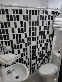 Residencial Lassonde Guest House - Bathroom