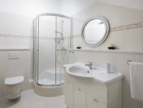 Split Center Suites - Bathroom