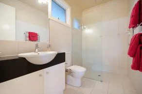 Domain Two Apartment - Badezimmer