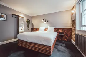 The Pilgrm - Room