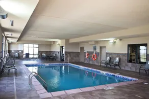 Holiday Inn Express and Suites Urbandale Des Moines by IHG - Pool