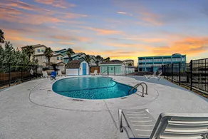 Seaside Boutique Hotel, Waves At Your Doorstep - Piscine