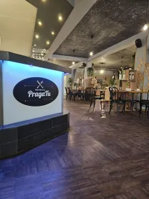 Hit Hotel - Restaurant