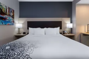 La Quinta Inn & Suites by Wyndham Shorewood - Chambre