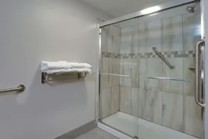 La Quinta by Wyndham Batavia - Salle de bain