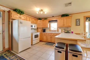 Lake Memphremagog Access: Newport Condo w/ Balcony - Interiør